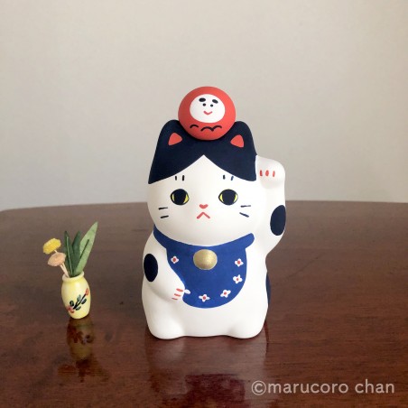 Chat porte bonheur artisanal en poterie japonaise par Marucoro chan.